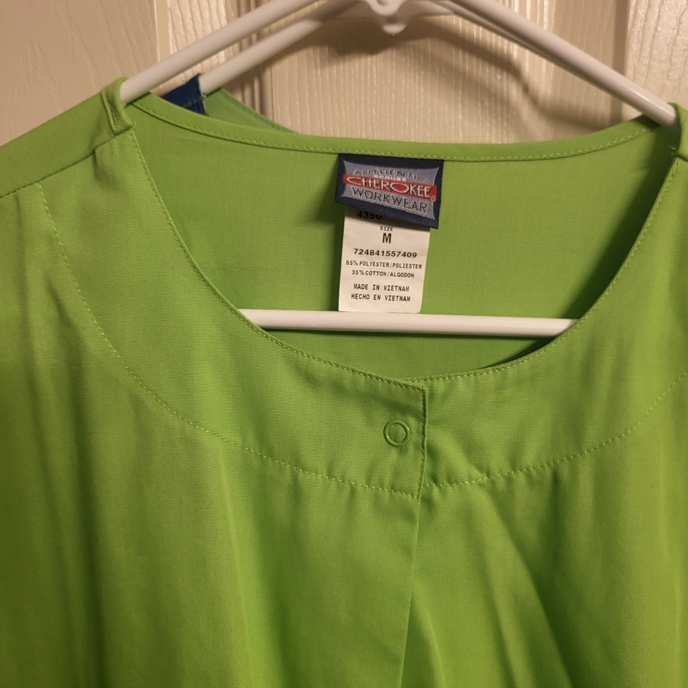 Cherokee Green Sleeveless Blouse with Mandarin Collar